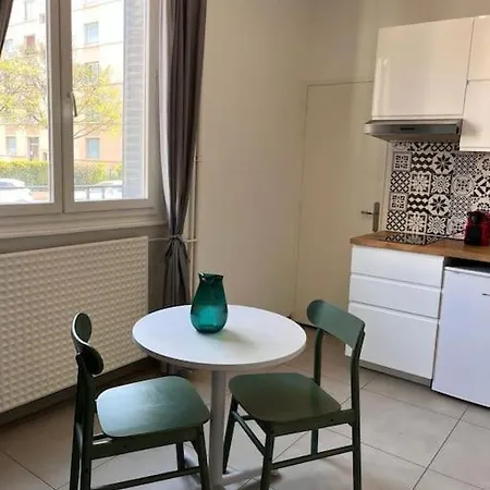 Ferienwohnung Le Pressense Vénissieux Exterior foto