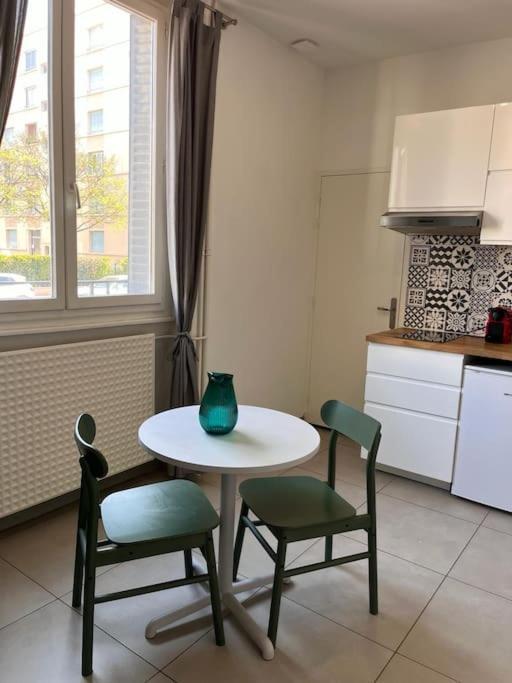 Le Pressense Apartment Venissieux